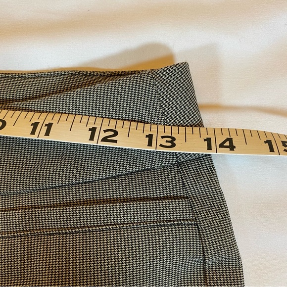 Fine houndstooth straight leg stretch pants by Van Heusen size 2 - Picture 5 of 8